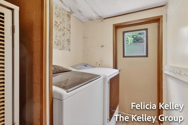 17158 Seneca Court, Howard City, MI 49329