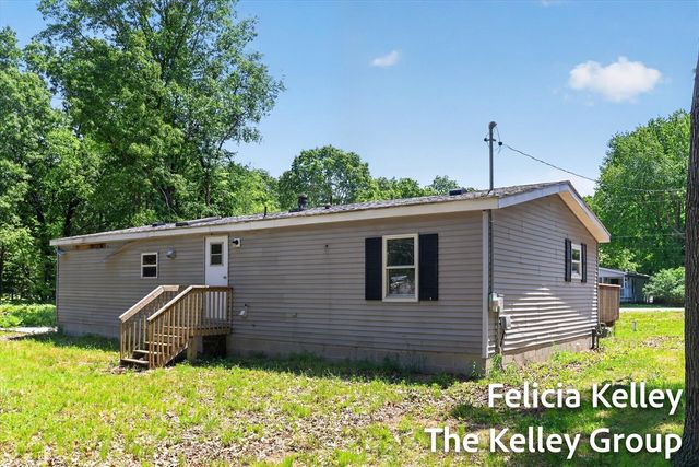 17158 Seneca Court, Howard City, MI 49329