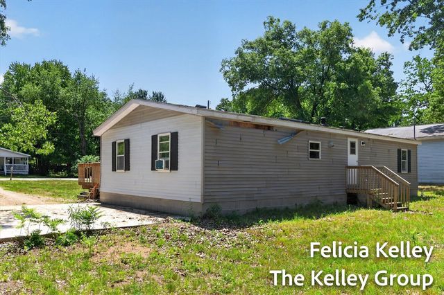 17158 Seneca Court, Howard City, MI 49329