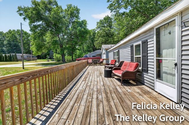 17158 Seneca Court, Howard City, MI 49329
