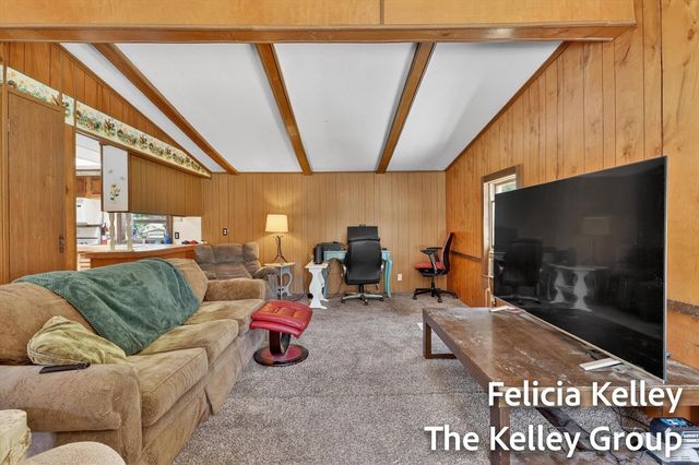 17158 Seneca Court, Howard City, MI 49329
