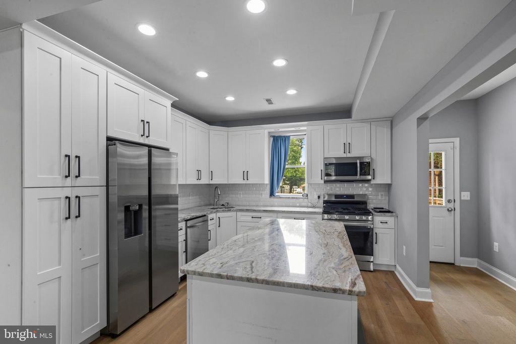 Image 1 of property listing at 2918 ALLENDALE RD, Baltimore, MD 21216