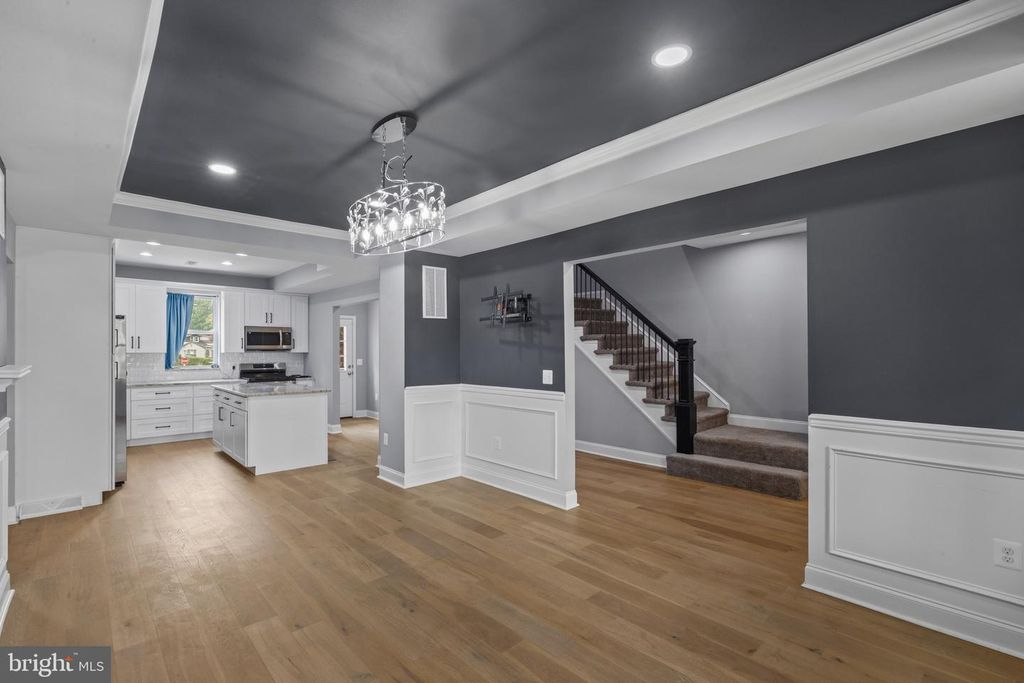 Image 10 of property listing at 2918 ALLENDALE RD, Baltimore, MD 21216