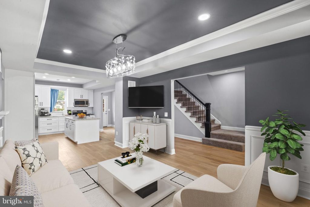 Image 11 of property listing at 2918 ALLENDALE RD, Baltimore, MD 21216
