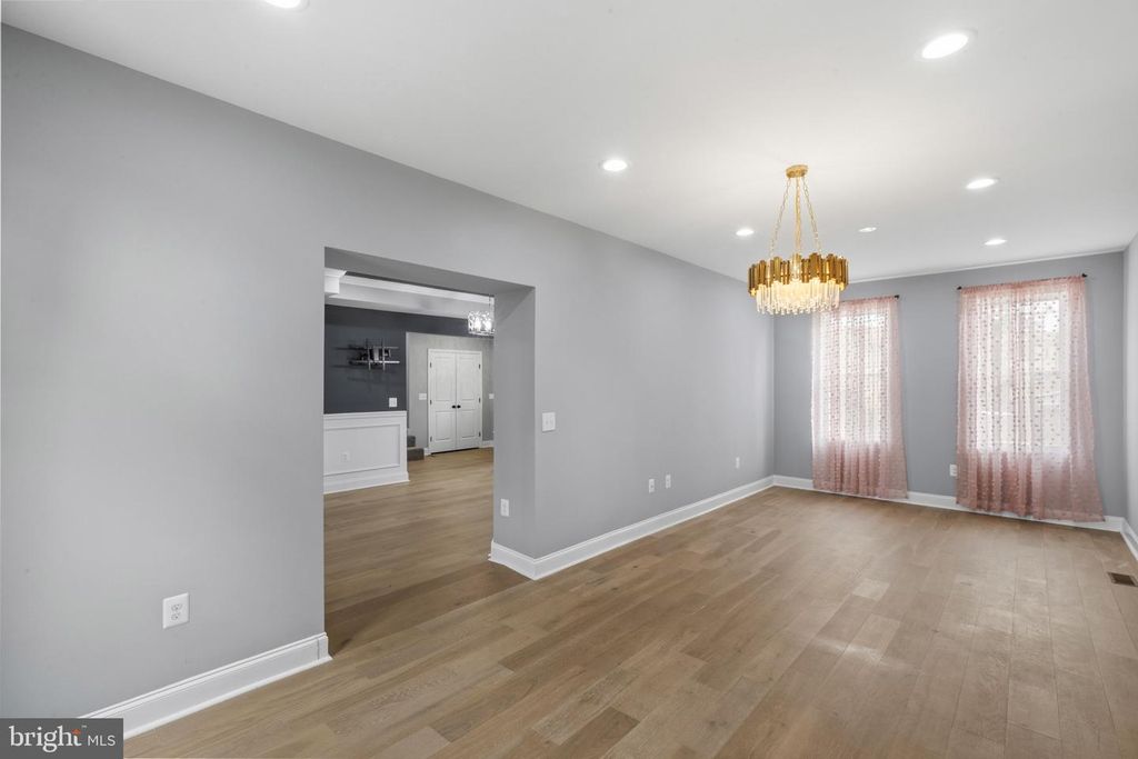 Image 12 of property listing at 2918 ALLENDALE RD, Baltimore, MD 21216