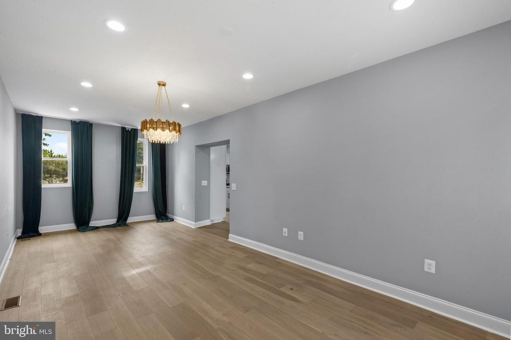 Image 14 of property listing at 2918 ALLENDALE RD, Baltimore, MD 21216