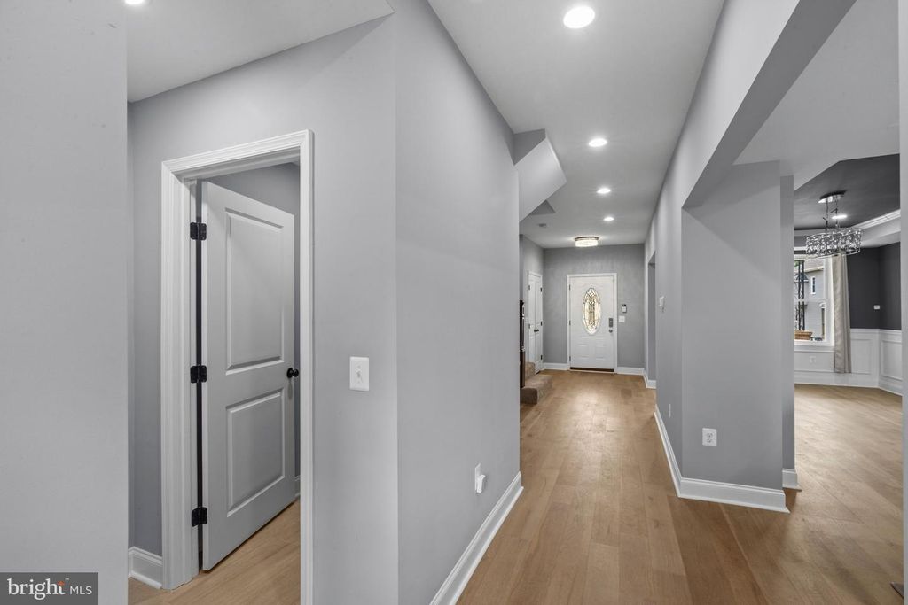 Image 15 of property listing at 2918 ALLENDALE RD, Baltimore, MD 21216