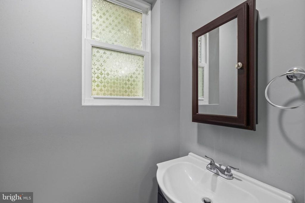 Image 17 of property listing at 2918 ALLENDALE RD, Baltimore, MD 21216