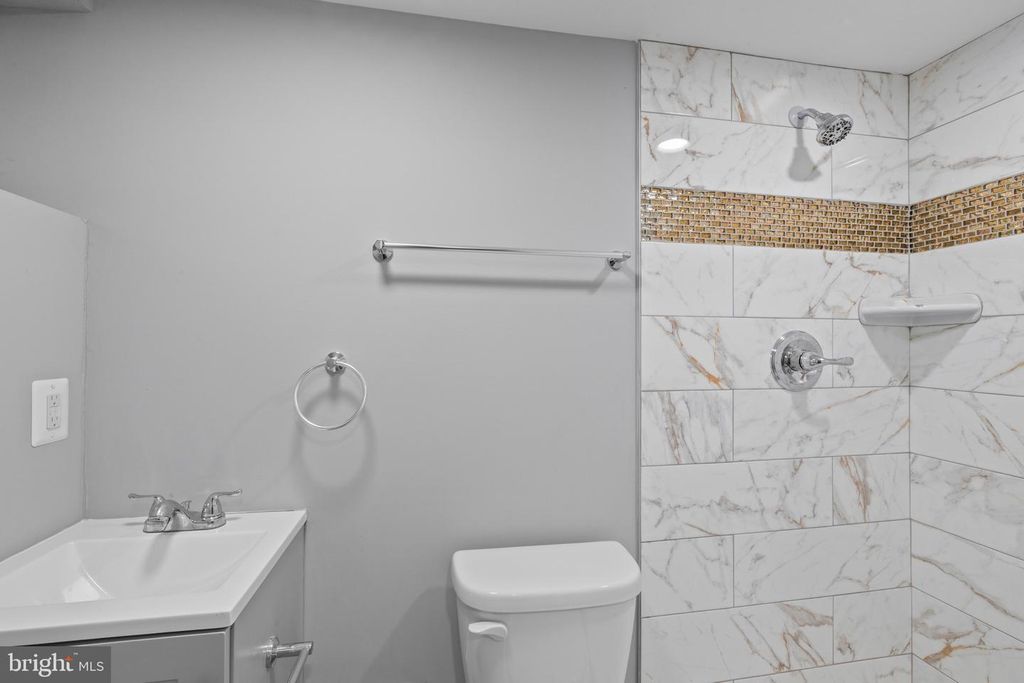Image 33 of property listing at 2918 ALLENDALE RD, Baltimore, MD 21216