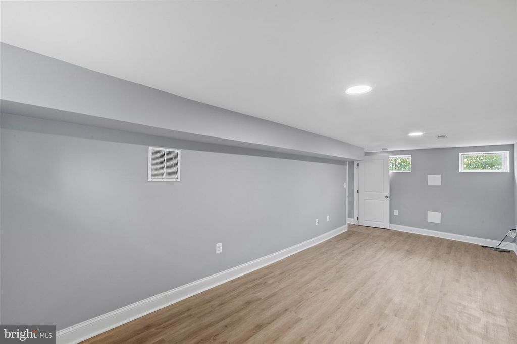 Image 35 of property listing at 2918 ALLENDALE RD, Baltimore, MD 21216
