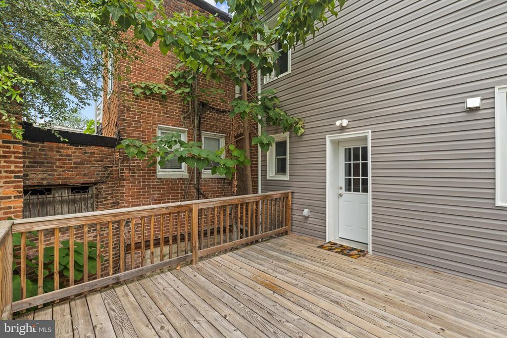 Image 37 of property listing at 2918 ALLENDALE RD, Baltimore, MD 21216