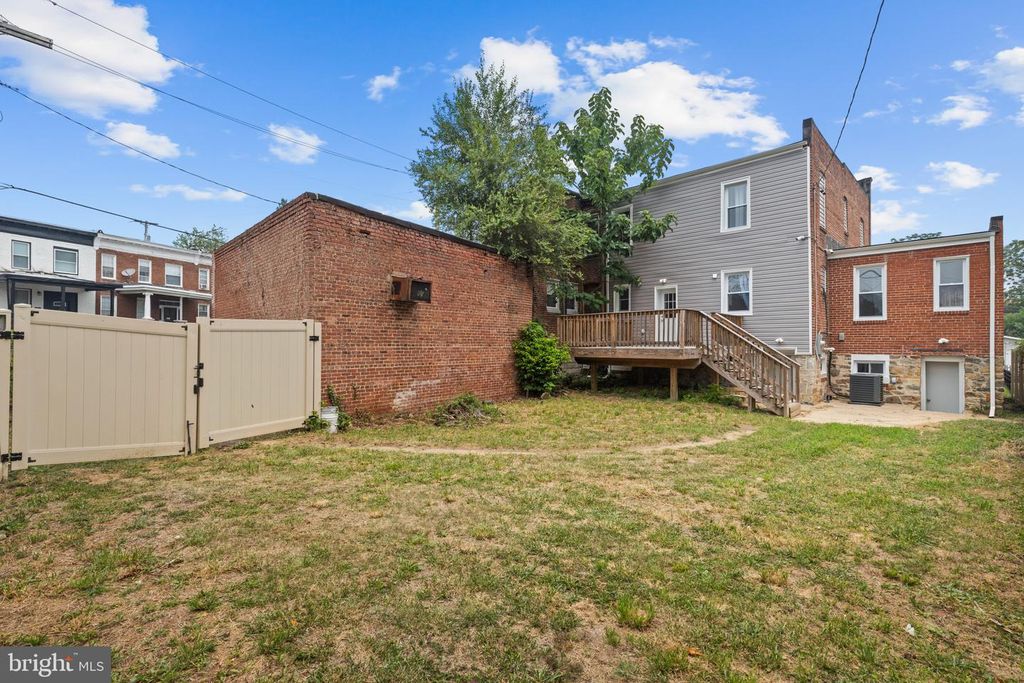 Image 39 of property listing at 2918 ALLENDALE RD, Baltimore, MD 21216