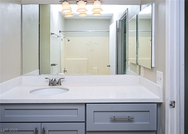 895 Flagstone Way, Las Vegas, NV 89110