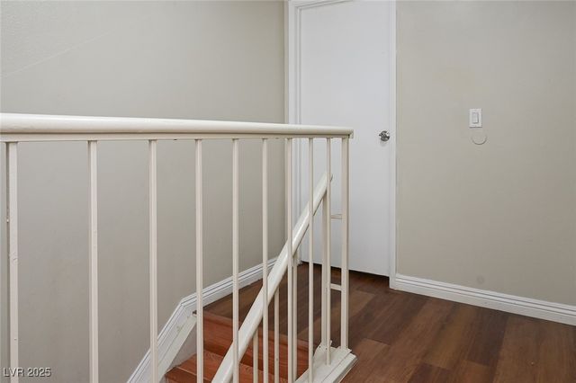 895 Flagstone Way, Las Vegas, NV 89110