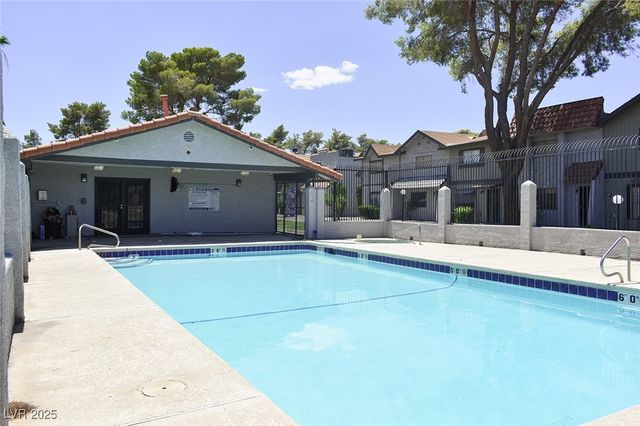 895 Flagstone Way, Las Vegas, NV 89110