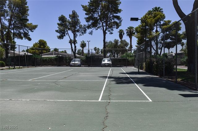 895 Flagstone Way, Las Vegas, NV 89110