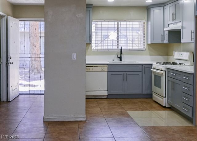 895 Flagstone Way, Las Vegas, NV 89110