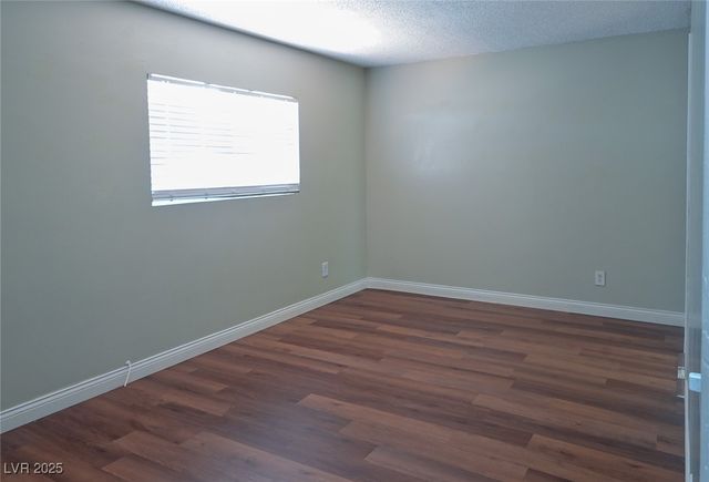 895 Flagstone Way, Las Vegas, NV 89110