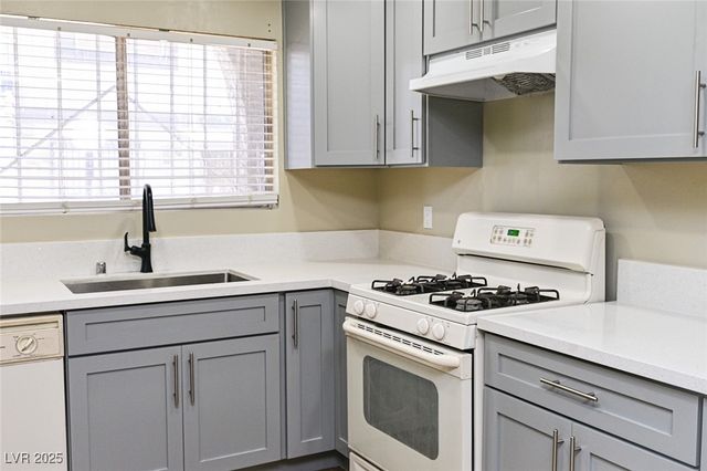 895 Flagstone Way, Las Vegas, NV 89110