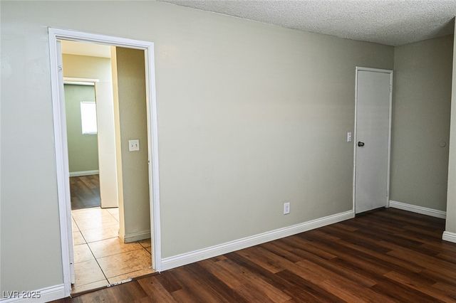 895 Flagstone Way, Las Vegas, NV 89110