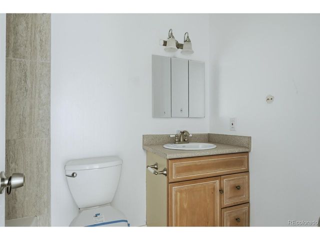 3354 S Flower St 4-14, Lakewood, CO 80227