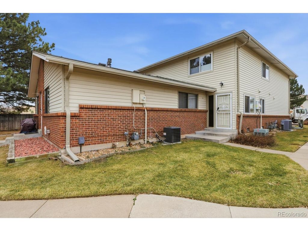 3354 S Flower St 4-14, Lakewood, CO 80227