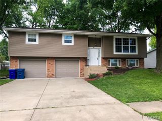 2812 Olde Worcester Drive, St Charles, MO 63301