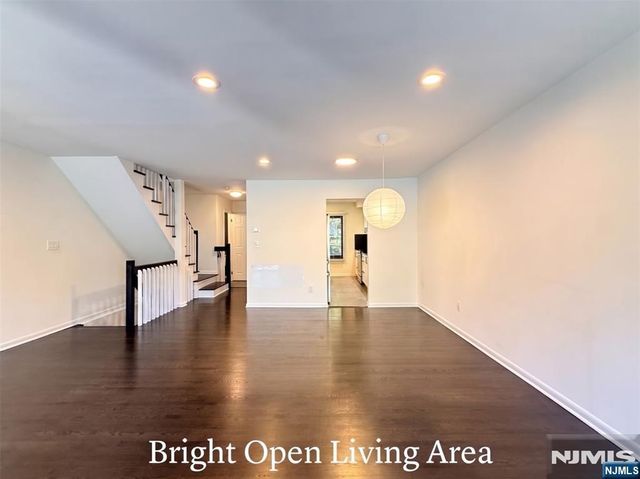 1537 John Street 7, Fort Lee, NJ 07024