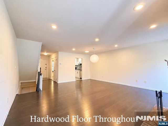 1537 John Street 7, Fort Lee, NJ 07024