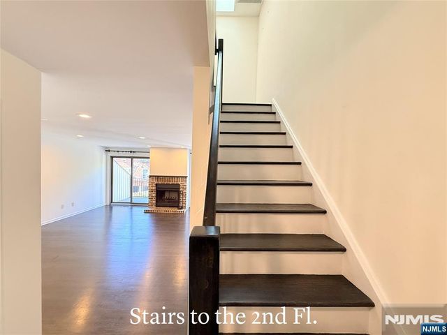 1537 John Street 7, Fort Lee, NJ 07024