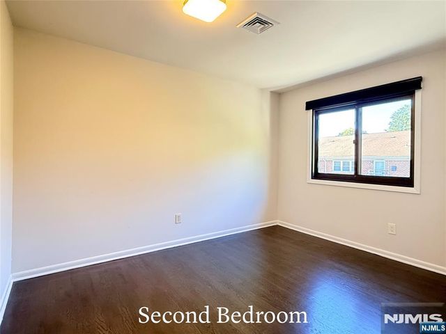 1537 John Street 7, Fort Lee, NJ 07024