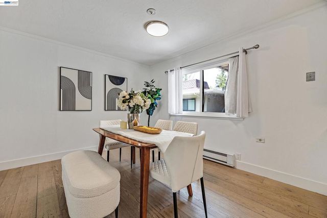 1070 Mercedes Ave 16, Los Altos, CA 94022