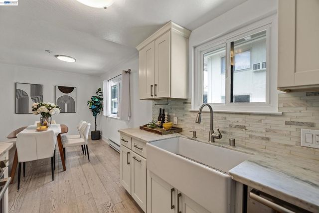 1070 Mercedes Ave 16, Los Altos, CA 94022