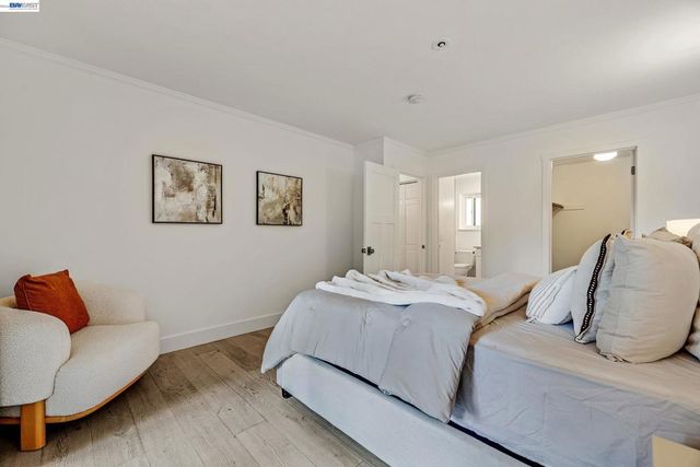1070 Mercedes Ave 16, Los Altos, CA 94022