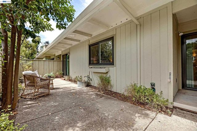1070 Mercedes Ave 16, Los Altos, CA 94022