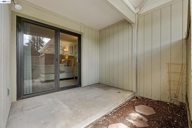 1070 Mercedes Ave 16, Los Altos, CA 94022