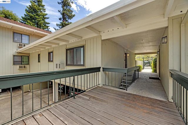 1070 Mercedes Ave 16, Los Altos, CA 94022