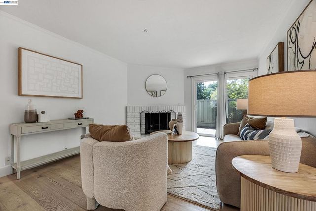 1070 Mercedes Ave 16, Los Altos, CA 94022