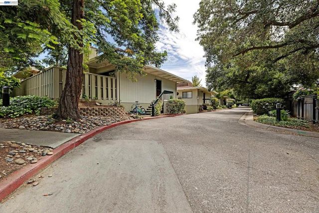 1070 Mercedes Ave 16, Los Altos, CA 94022