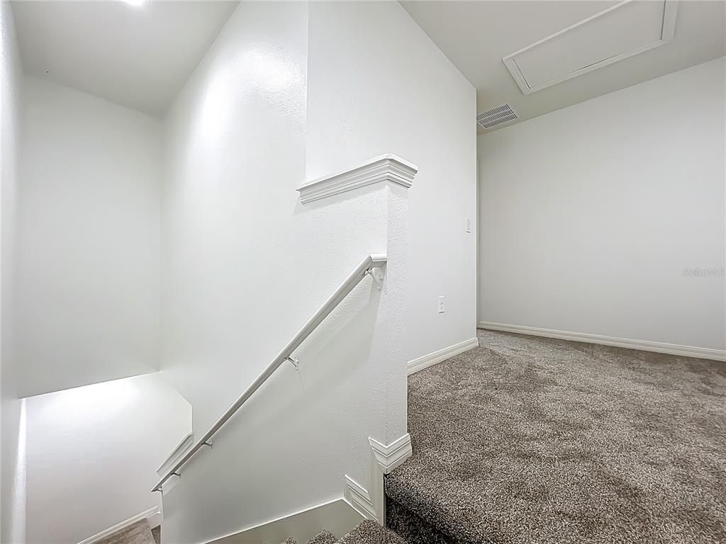 Image 21 of property listing at 13742 BECKMAN DRIVE, Windermere, FL 34786