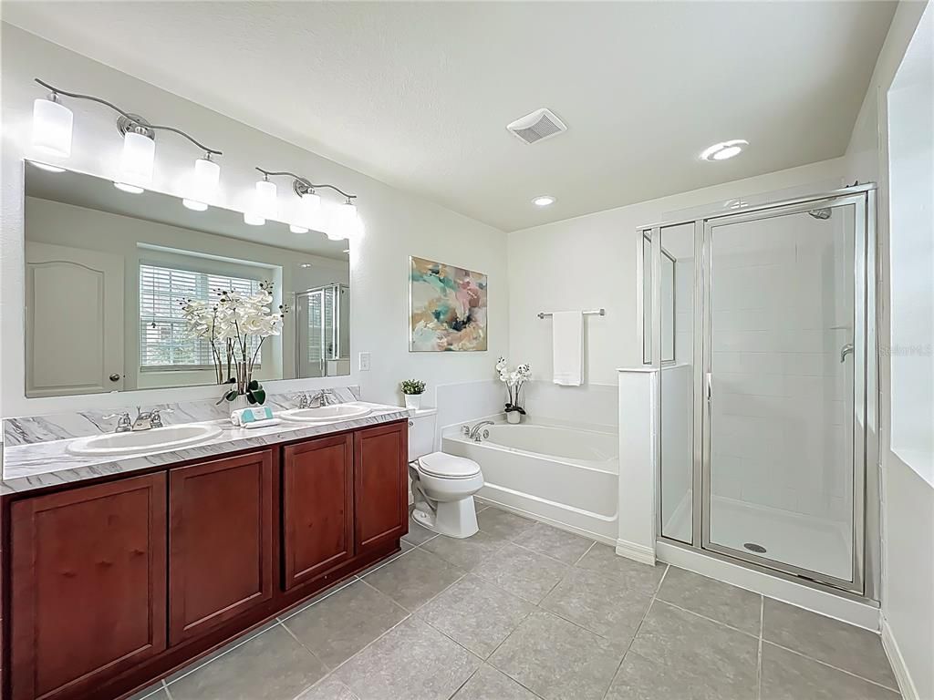 Image 24 of property listing at 13742 BECKMAN DRIVE, Windermere, FL 34786