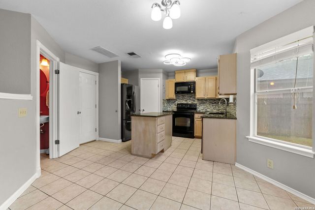 7247 Burns Crossing, San Antonio, TX 78250