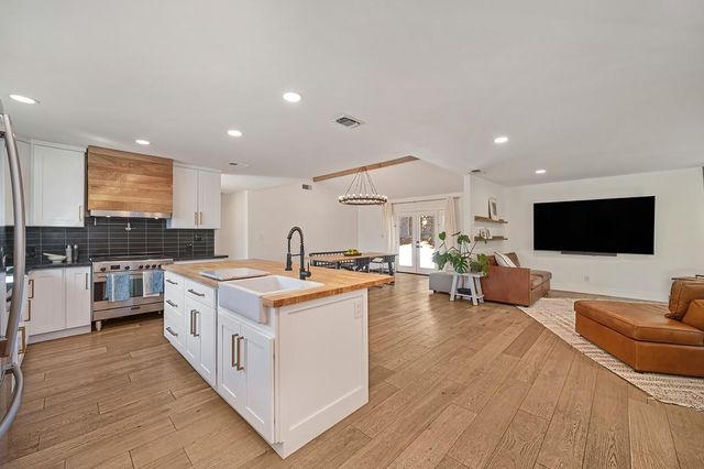 12695 Manor Way, Auburn, CA 95603