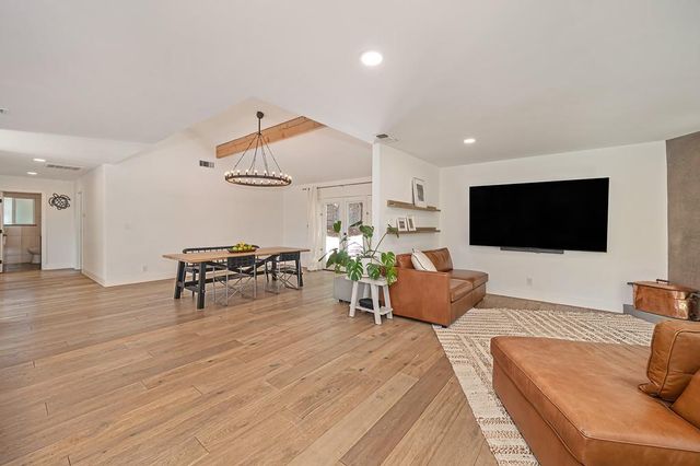 12695 Manor Way, Auburn, CA 95603