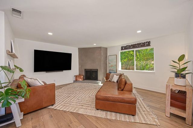 12695 Manor Way, Auburn, CA 95603