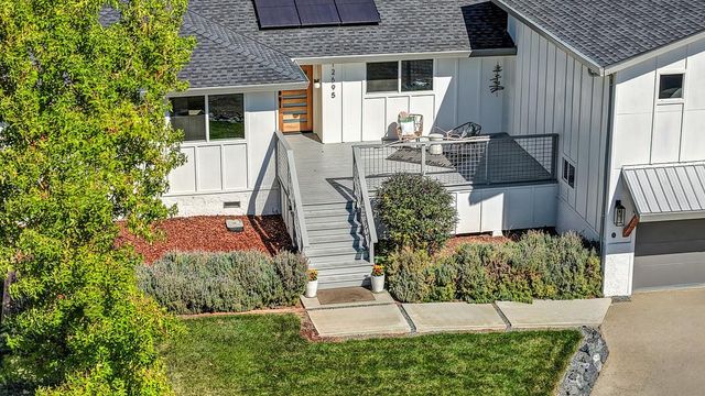 12695 Manor Way, Auburn, CA 95603
