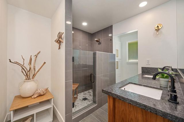 12695 Manor Way, Auburn, CA 95603