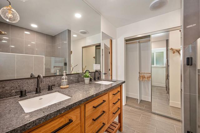12695 Manor Way, Auburn, CA 95603