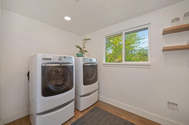 12695 Manor Way, Auburn, CA 95603