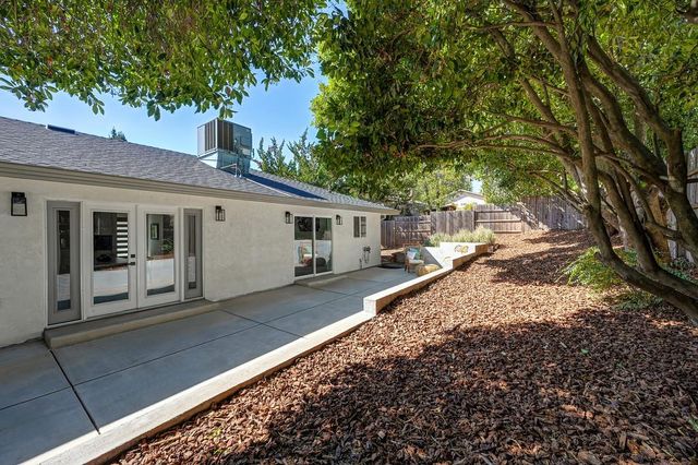12695 Manor Way, Auburn, CA 95603